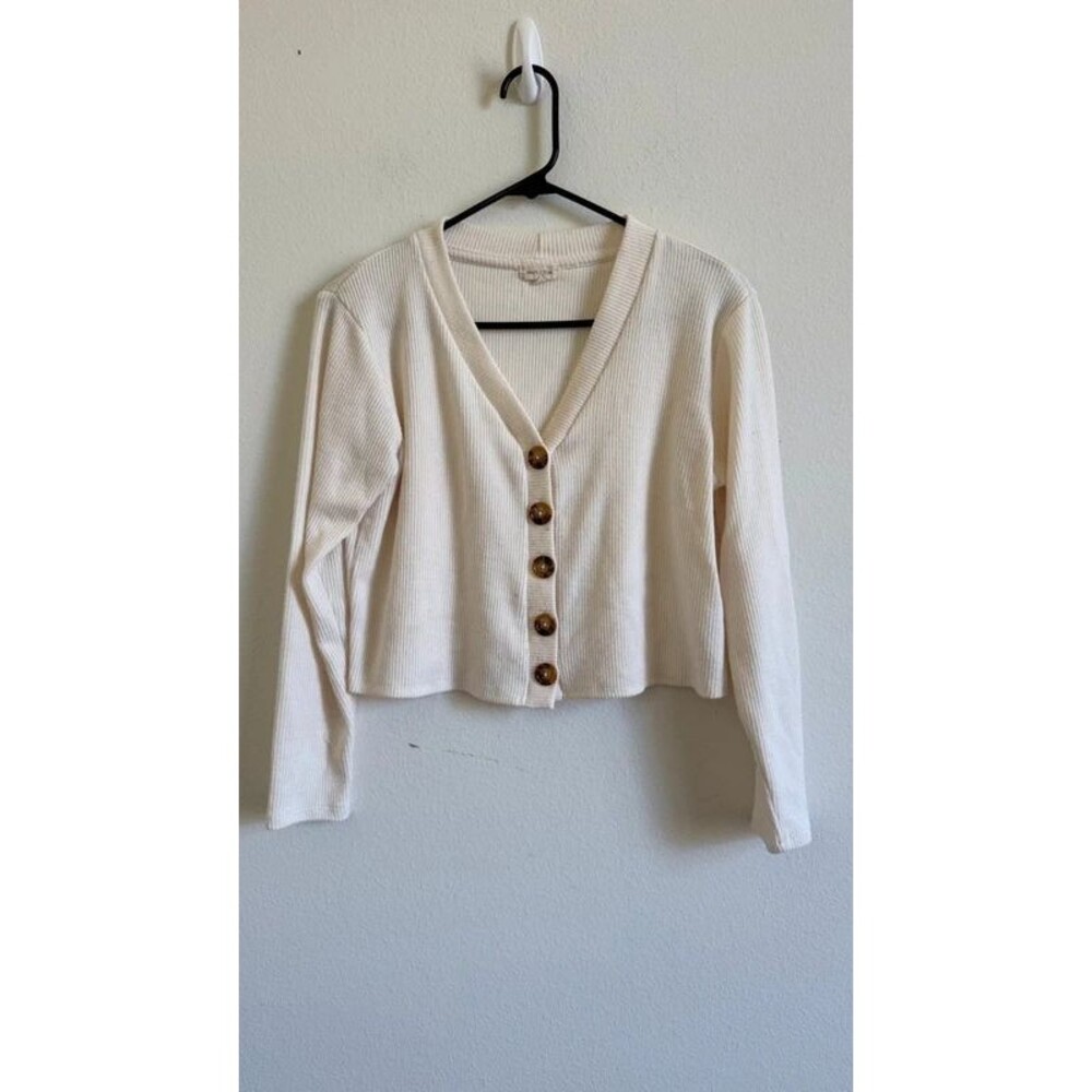 Heart & Hips Womens M Cream Ribbed Cropped Cardigan V Neck Button Front Top